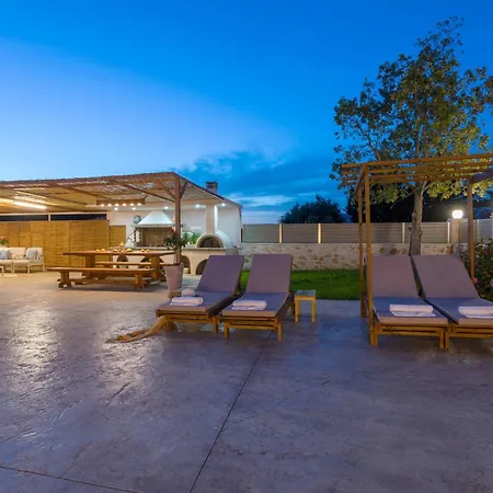 Villa Dandelion Stone House *