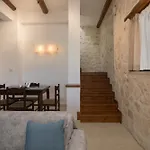 Dandelion Stone House Вилла *